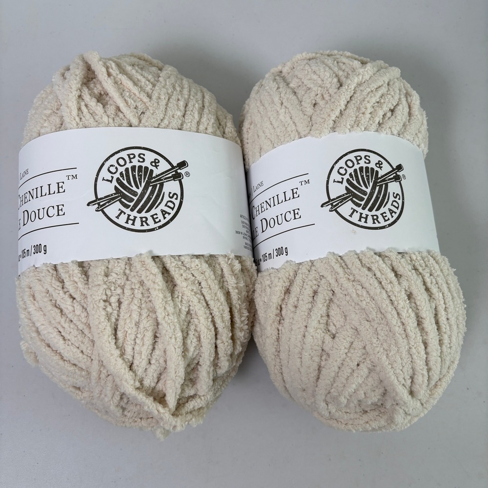 Loops & Threads Cuddly Chenille Yarn 10.5oz Crème Super Bulky 2 Skeins